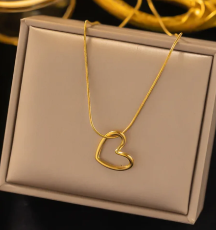 Gemini Lulu 18K Gold-Plated Heart Pendant Necklace Set